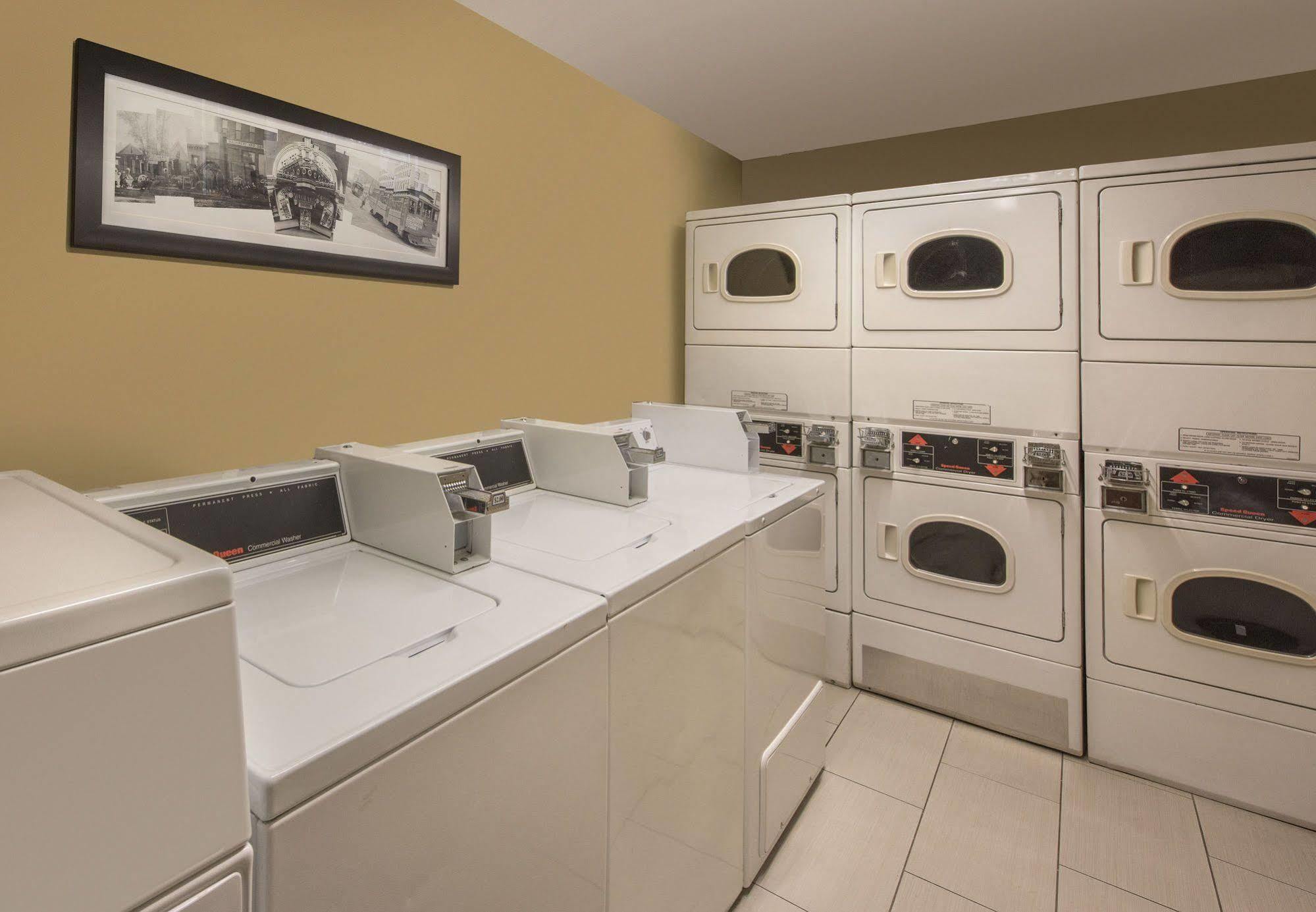 Towneplace Suites By Marriott Denver Downtown Extérieur photo